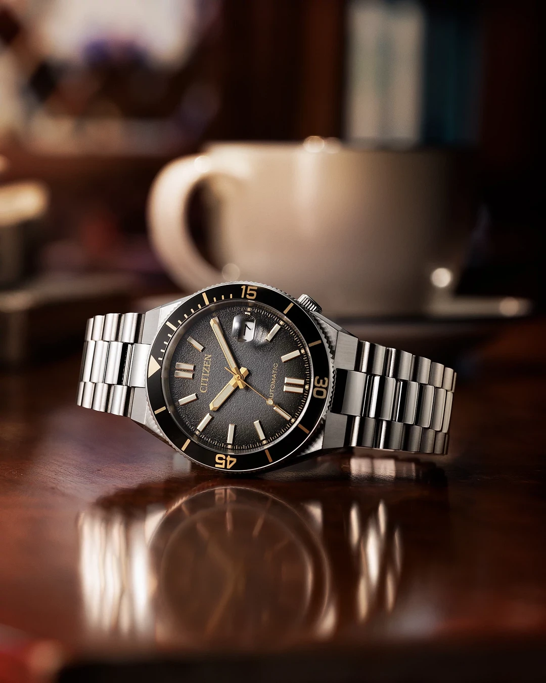 Citizen TSUYOSA Shore NJ0238-57E resmi lifestyle görseli