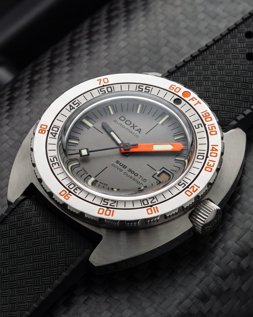 Offizielles Lifestyle-Bild der DOXA SUB 300 Ti5 Clive Cussler