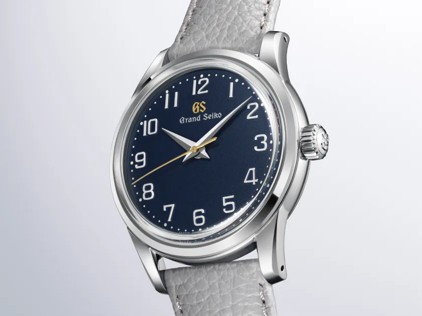 Grand Seiko SBGW325 paslanmaz çelik kasa, kavisli boynuzlar ve cilalı yüzeyler