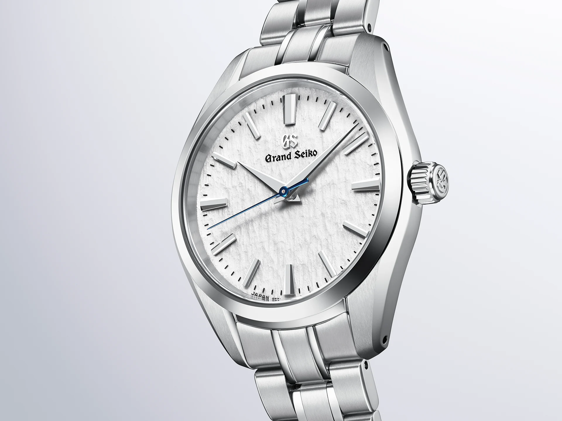 Grand Seiko SBGX359 beyaz dokulu kadran ve polisajlı kasa detayı