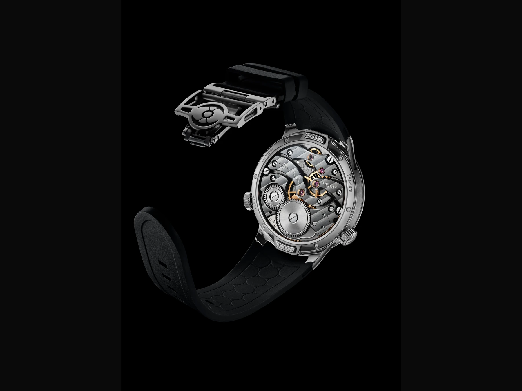 MB&F Legacy Machine N°1 EVO بالتيتانيوم والذهب الوردي