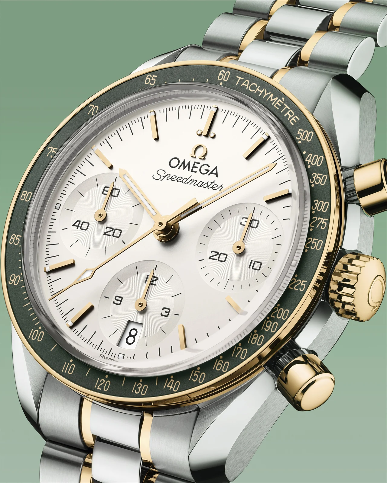 Vue de profil OMEGA Speedmaster 38 324.20.38.50.02.001