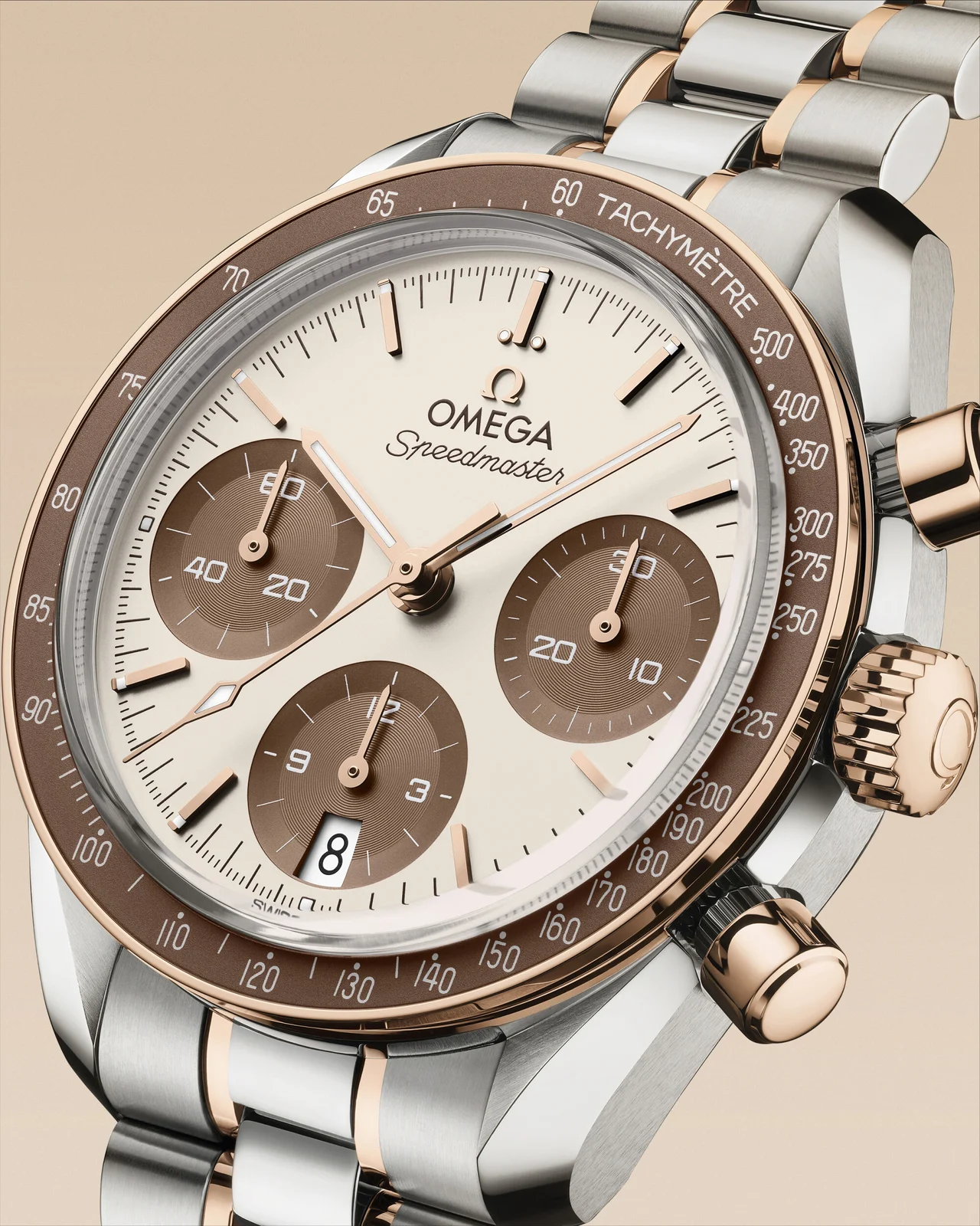 Vue de profil OMEGA Speedmaster 38 324.20.38.50.02.002