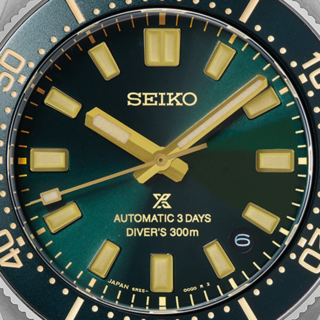 Makroansicht des grünen Seiko Prospex HBC010 Zifferblatts