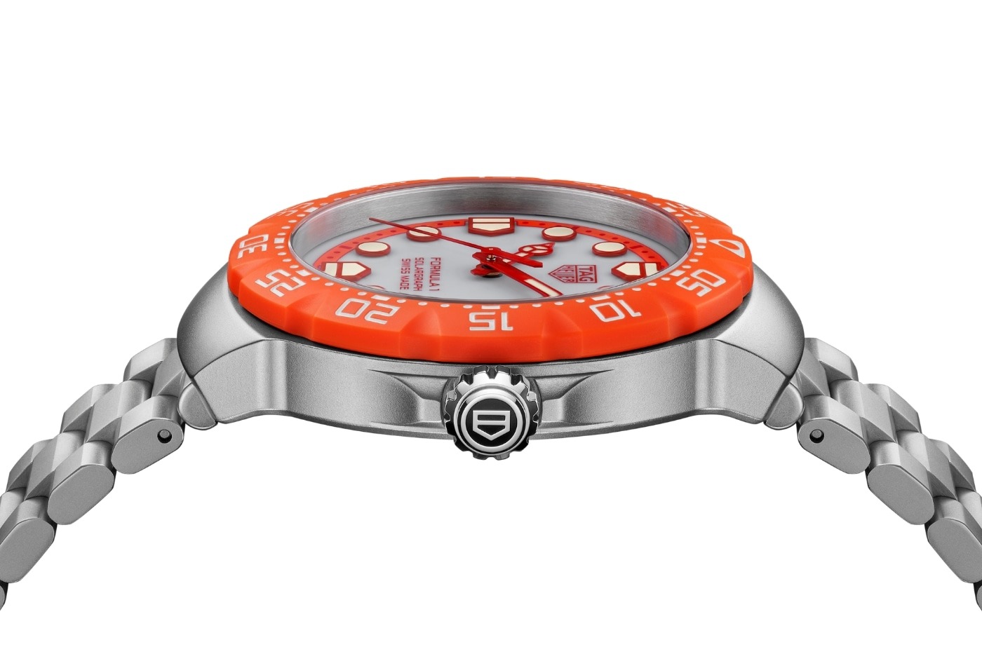 TAG Heuer Formula 1 Solargraph Zandvoort bracelet side の公式画像。